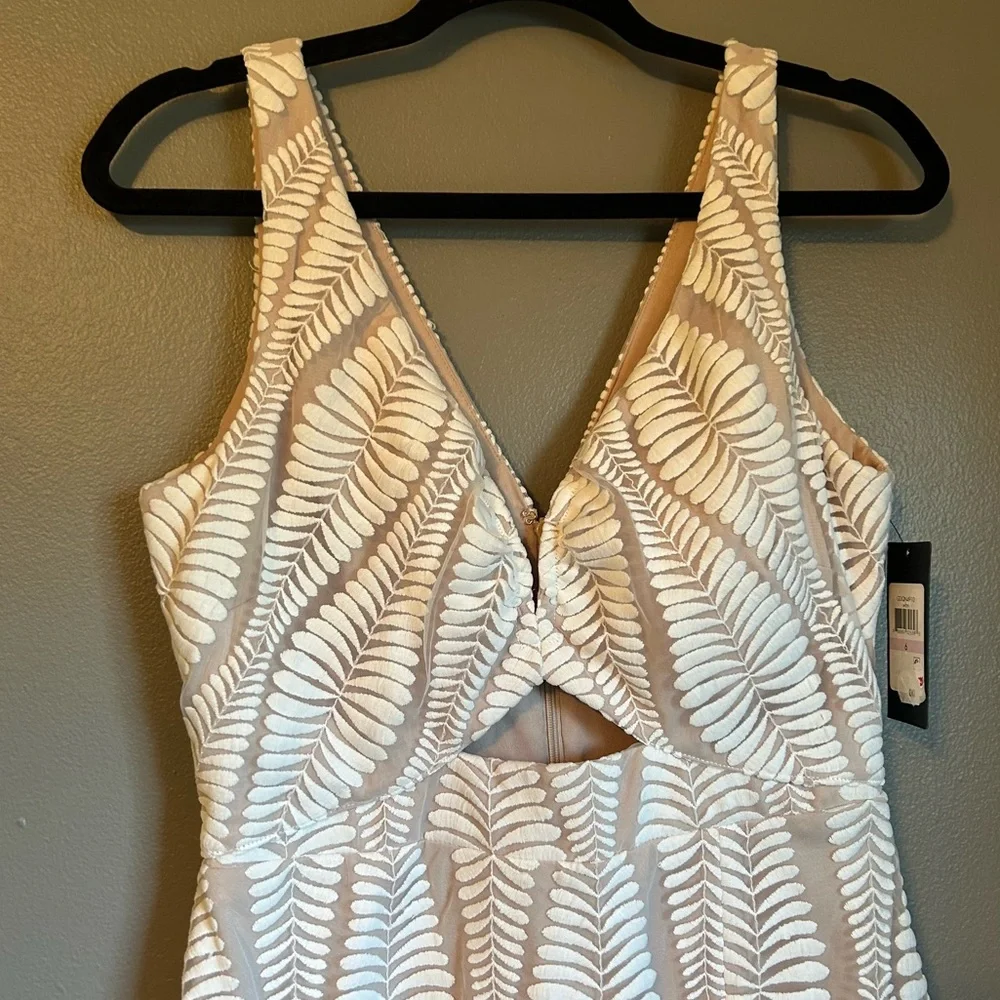 Guess Tan and White Ruffled Bodycon Midi Dress - Picture 3 of 14
